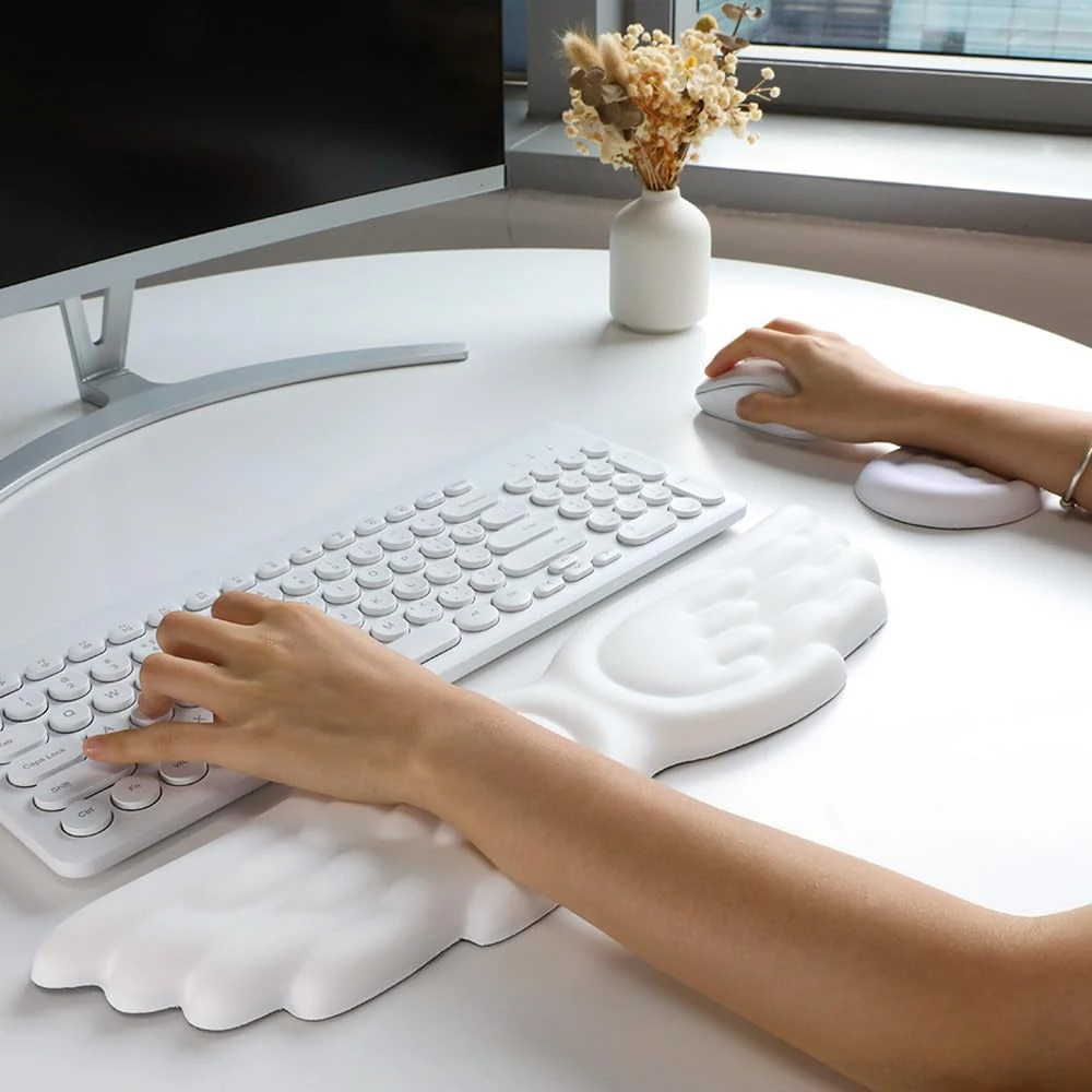 Keyboard Wrist Pad Leather - แผ่นรองเมาส์และที่รองข้อมือคีย์บอร์ดรูปปีกนางฟ้า ช่วยลดอาการปวดข้อมือ สำหรับใช้ในสำนักงานและเล่นเกม วัสดุเมมโมรี่โฟม